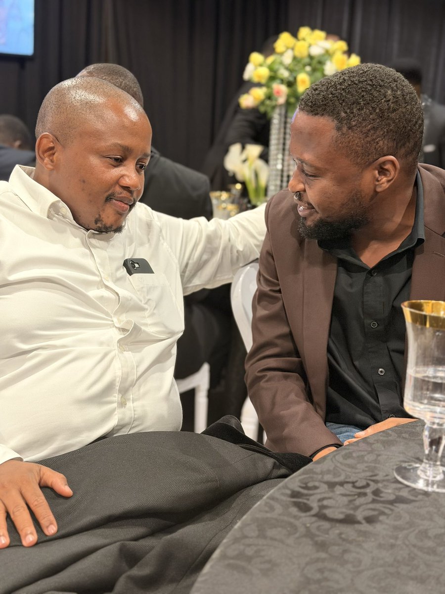 ° ᴱ © tweet media