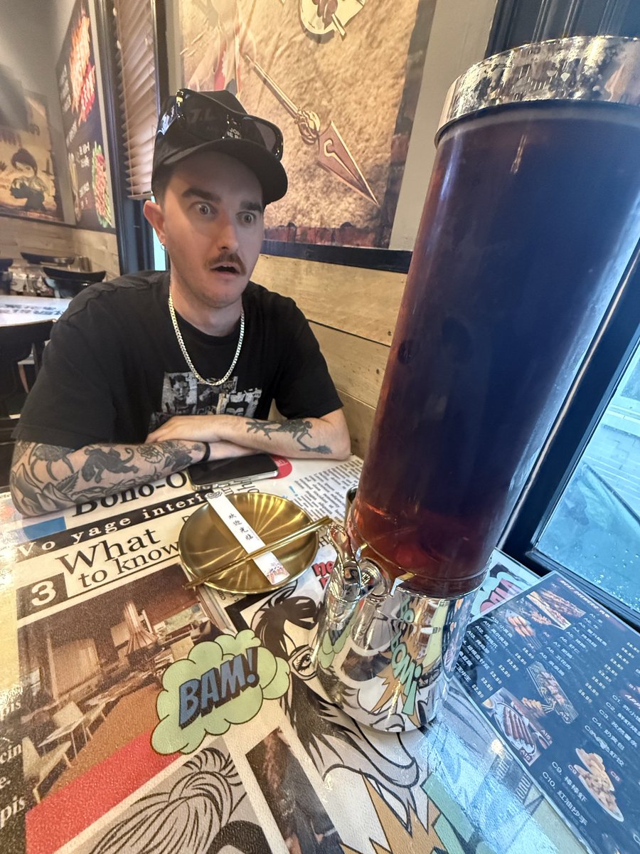 madamoochie's tweet photo. @beerdefeater vs beer tower https://t.co/UaSOTlUdhd