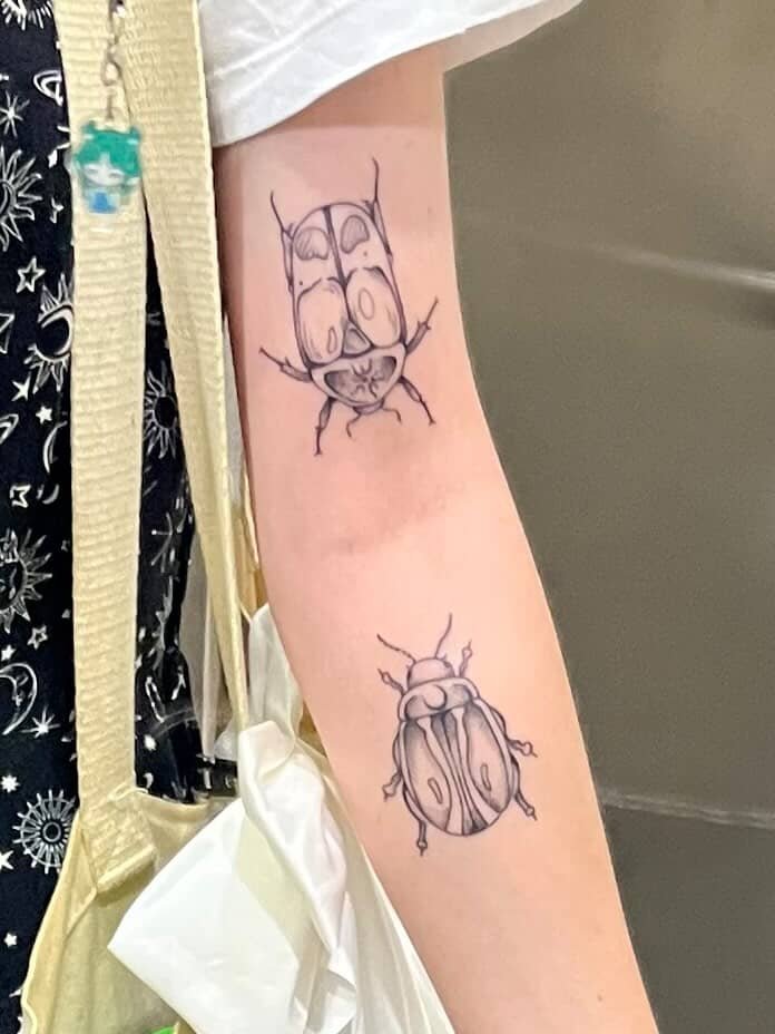 solarsuntrip's tweet photo. back only to show my first ever tattoo(s) !! is anyone surprised to find out they're suntrip inspired?
(screen shot from my priv but I've since changed the dn, @, and layout haha) https://t.co/FwNyGmqSoI