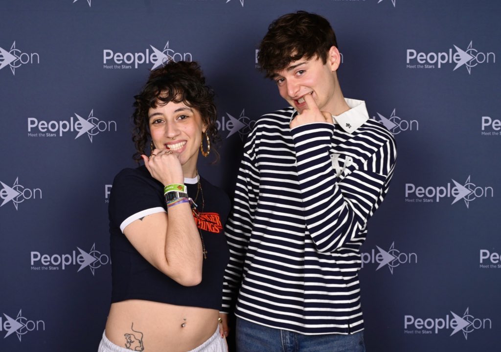 la mari leo🦶🏼 tweet media