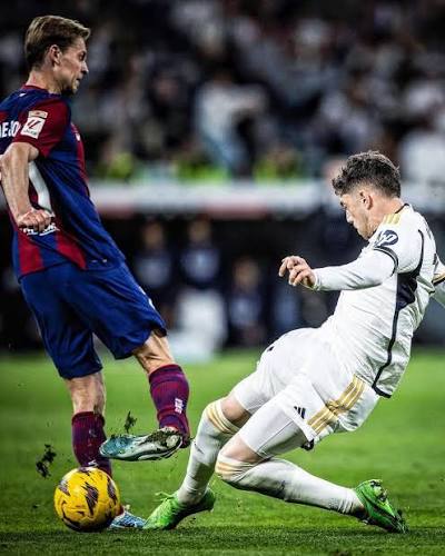 أمـنـــهʙᴀʀçᴀ 🏟️ tweet media