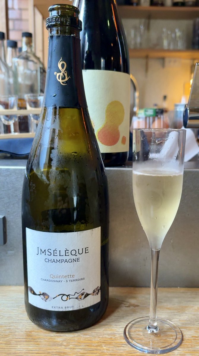 まるやま tweet media