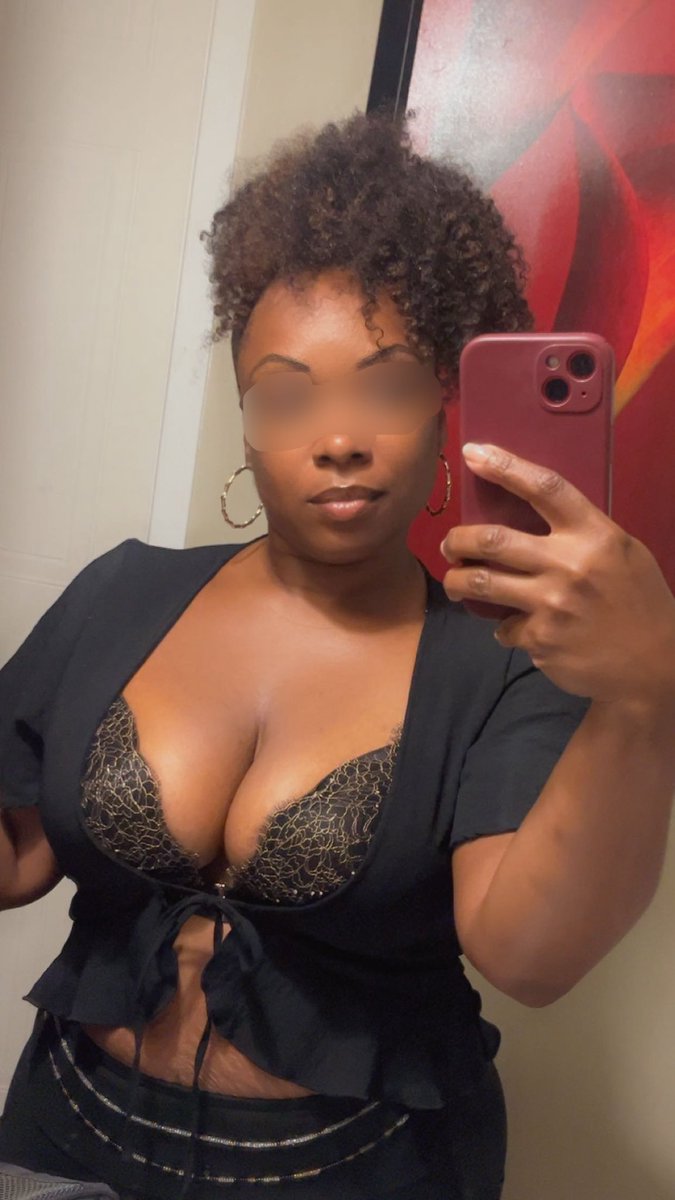 Amara173103's tweet photo. Cuddle season..
West 4-10pm 💝💝 https://t.co/xHDjLIW6lT