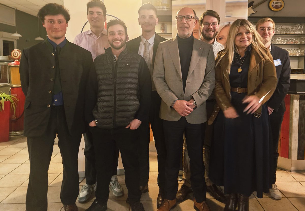 RNational_28's tweet photo. Merci à @thierryperez pour sa présence à notre dîner-débat en #EureEtLoir.

Face à l’explosion des prix des carburants, il est urgent de rendre aux Français ce qu’on leur prend : baisse de la TVA, fin des taxes injustes.

Le pouvoir d’achat n’est pas négociable. 🇫🇷 https://t.co/r0fTtp9wYB