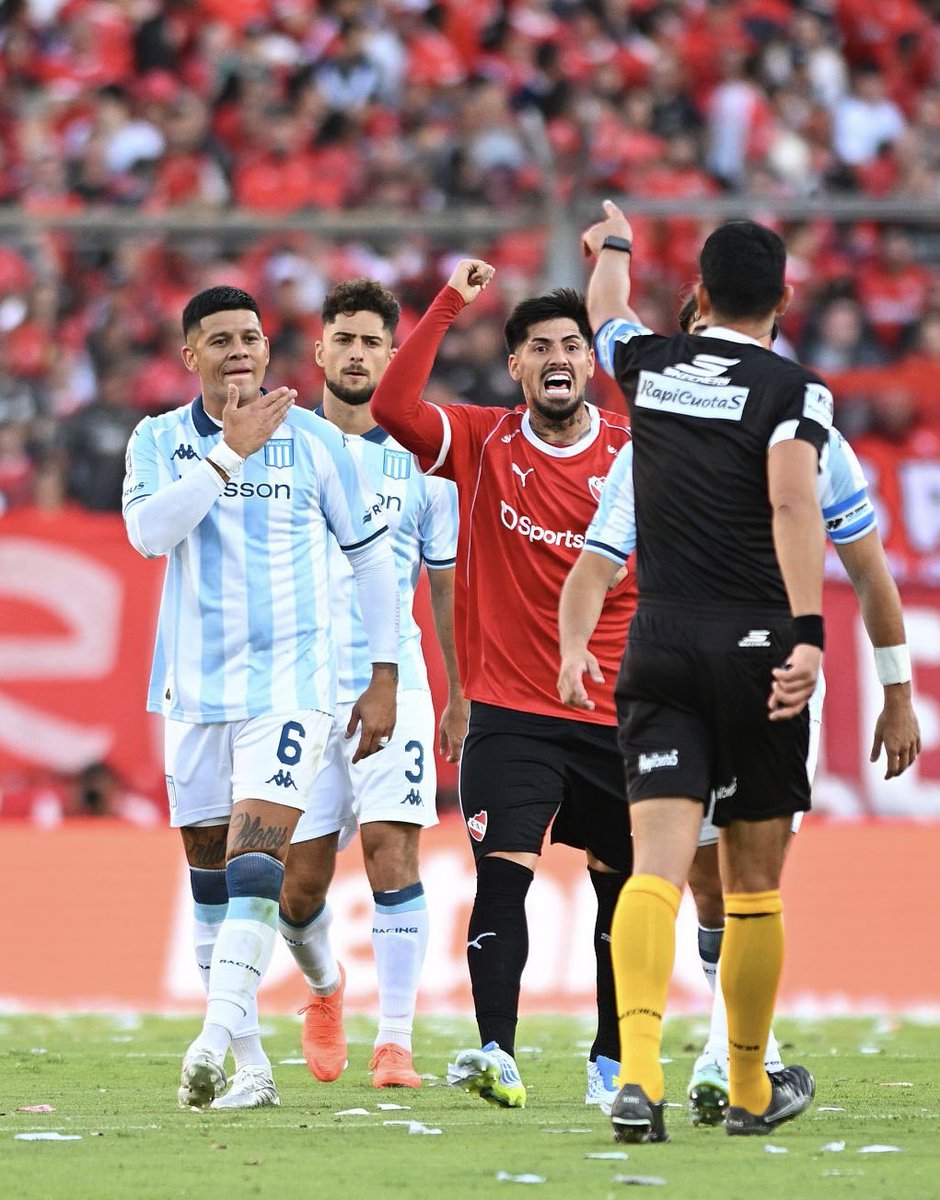 Data Racing 👑 tweet media