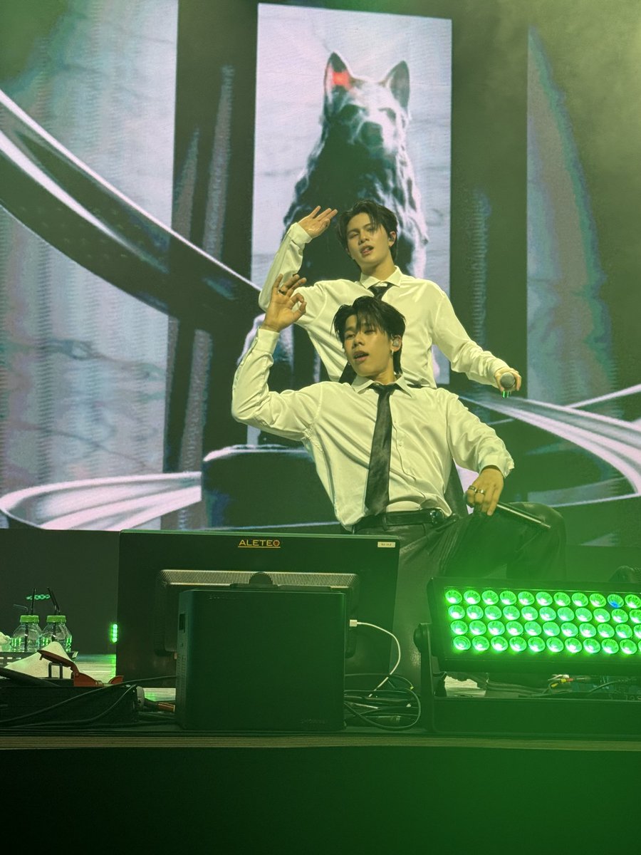 Amandlynn | I MET THE BOYZ 😭 tweet media