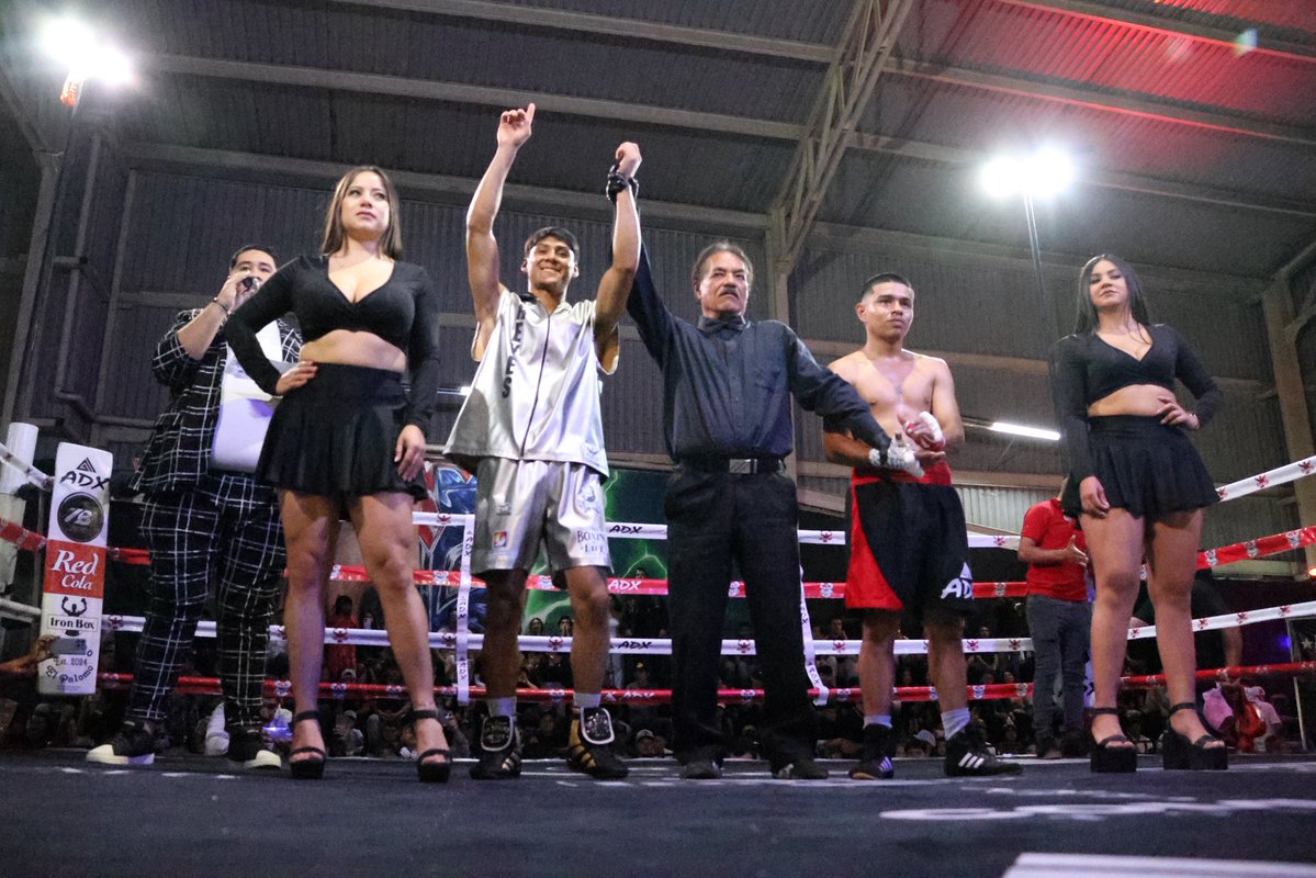 MisterCocoCanal's tweet image. Algunos de los Ganadores del Evento 
de la Arena Jalisco del 2026-3-28 🥊😎

Boxeadores: 
Instagram.com/luixsss
Instagram.com/floresf___
Instagram.com/angel_garciaaa…
Instagram.com/ra_fa0909

😎📸: Instagram.com/MisterCocoCanal 

@FoxxxesNBunnies 🦊&amp;amp;🐰
#Boxeadores #Boxing
#MisterCocoCanal