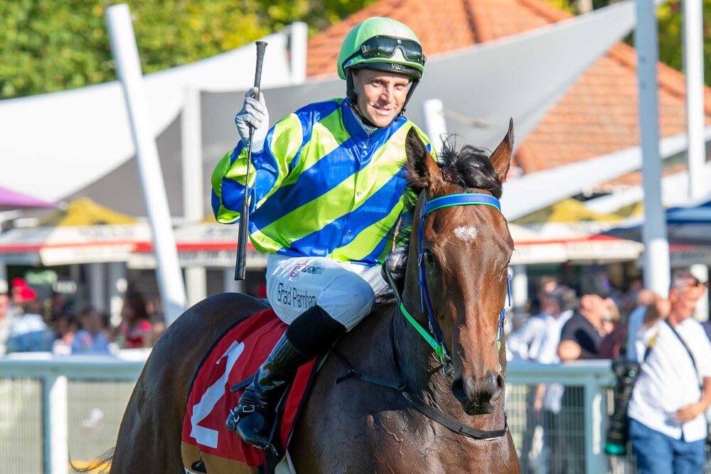 Chinahorseclub's tweet photo. Yesterday was a fabulous day for #CHCbreds across Australia 🇦🇺 

Hughes wins the G3 Victoria Handicap & sets a new track record over 1400m at Caulfield 🏎️

2yo Aurum Belle remains undefeated with a G3 Gimcrack triumph🔥

Rachini runs a brave 4th in the G1 Sires Produce ⚔️

Congratulations to all of their connections 👏👏👏