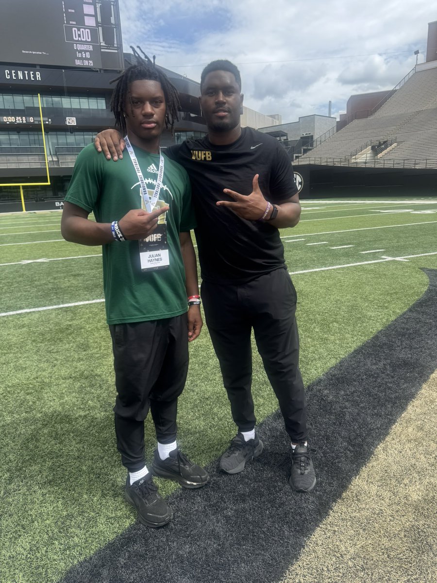 Julian Haynes tweet media