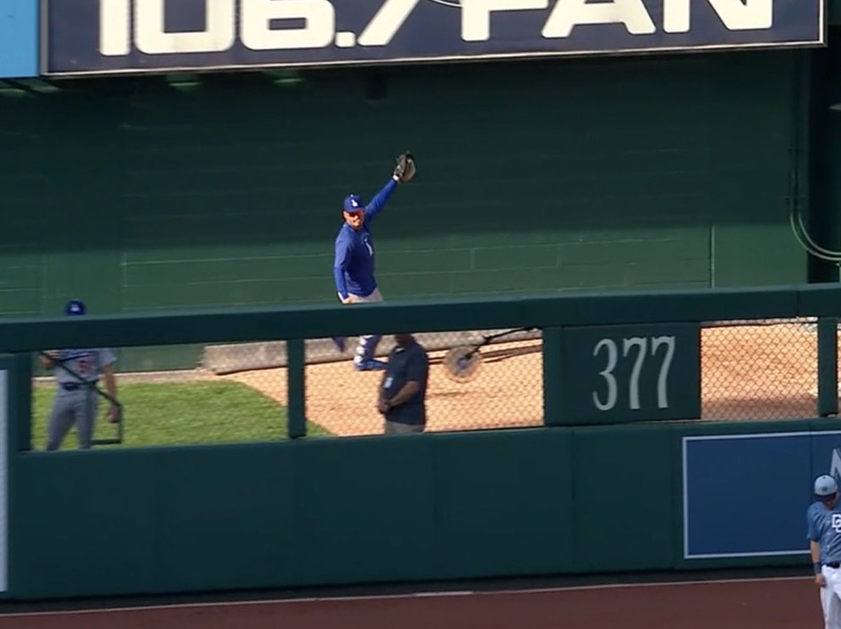 THEREAL_DV's tweet image. Legend of Chico is alive. Bullpen catcher caught Andy Pages’ 3 run HR. #Dodgers #Nationals