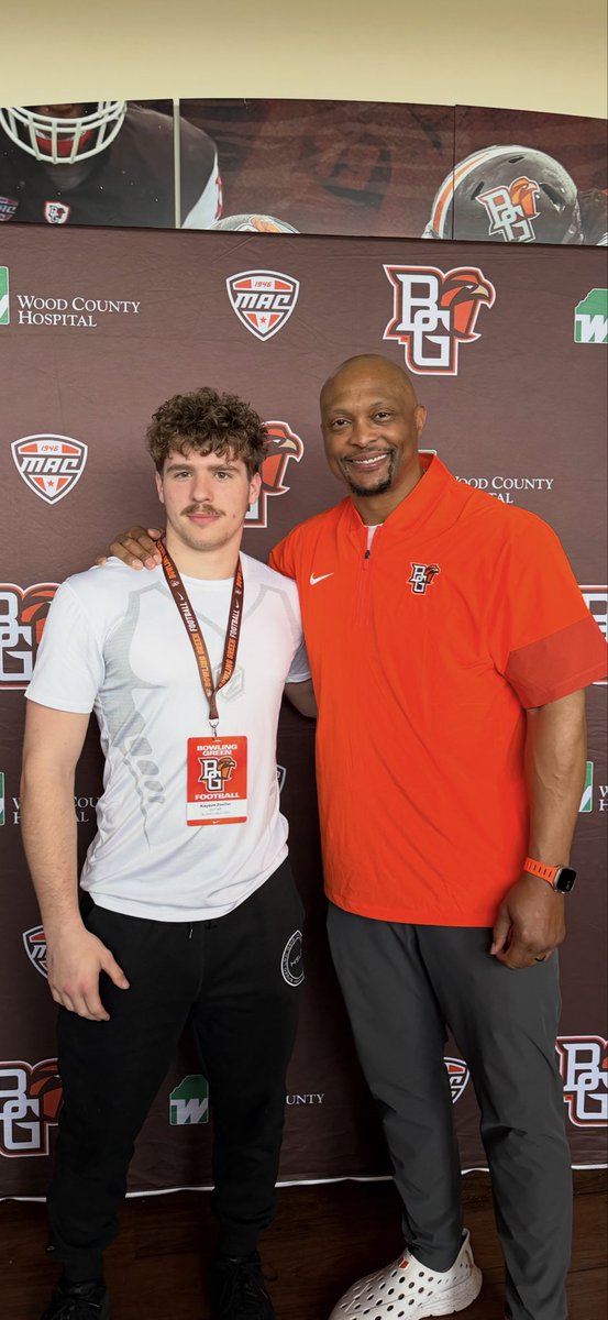 kayden_zoeller's tweet photo. Had a great junior day visit at BG. Loved meeting coach George and all of the staff.  Blessed 

@EddieGeorge2727 @CoachMcNutt @coachbowdown1 @CoachJoeHorn @LacharlesSmith @RecruitSJJFB https://t.co/pgCNzaz4C6