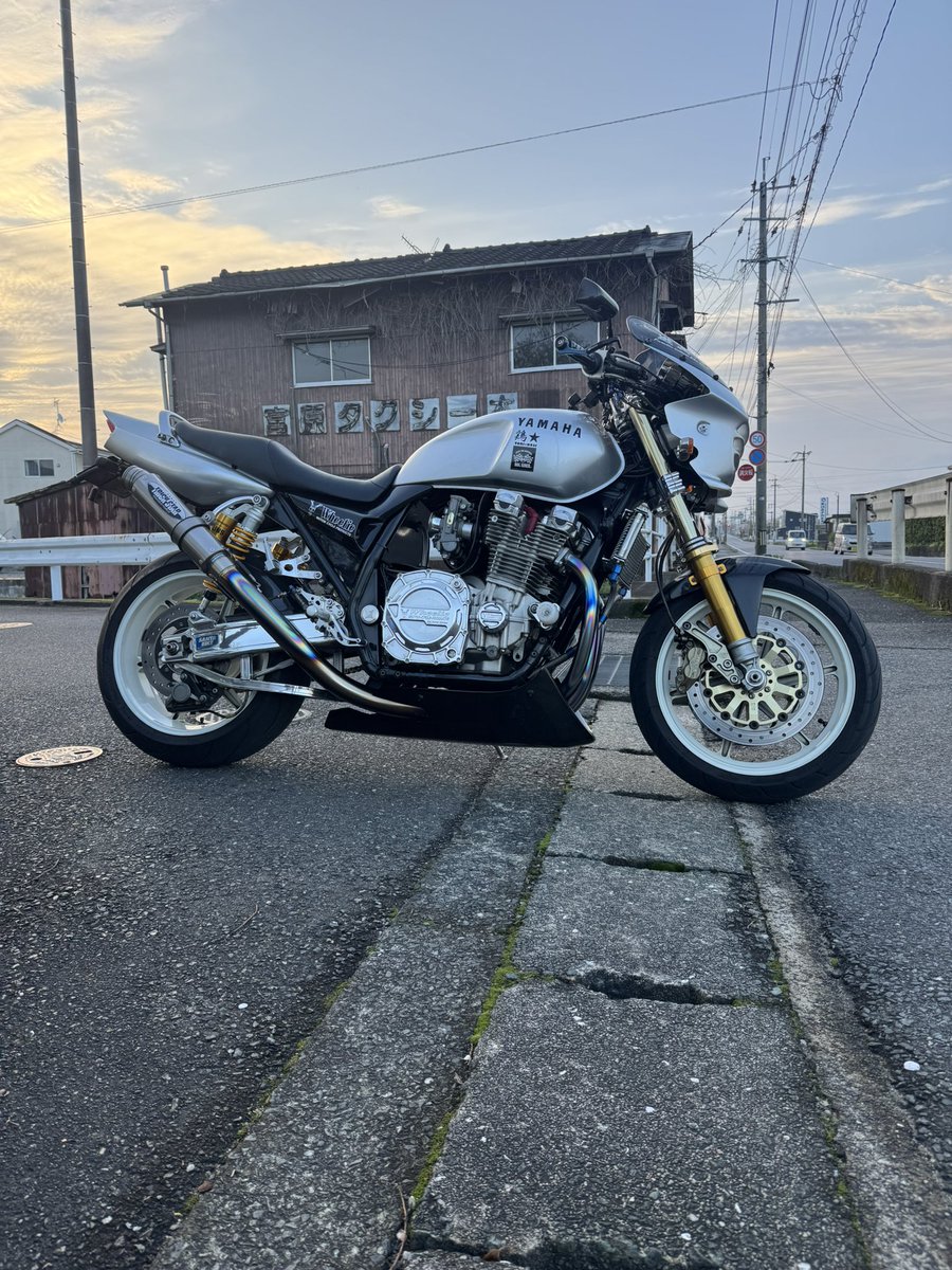 MASKEDRAIDER tweet media