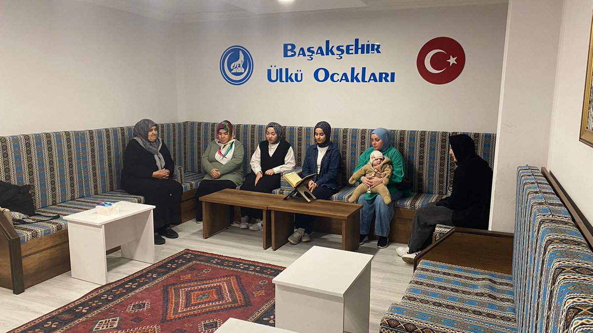 Başbuğumuz Alparslan Türkeş’i vefatının yıl dönümünde rahmet, minnet ve dualarla andık.
Başakşehir Ülkü Ocakları Asena Birimimiz, Başbuğ Alparslan Türkeş’in aziz hatırasına ithafen Kur’an-ı Kerim tilaveti gerçekleştirerek bir dualar etti.