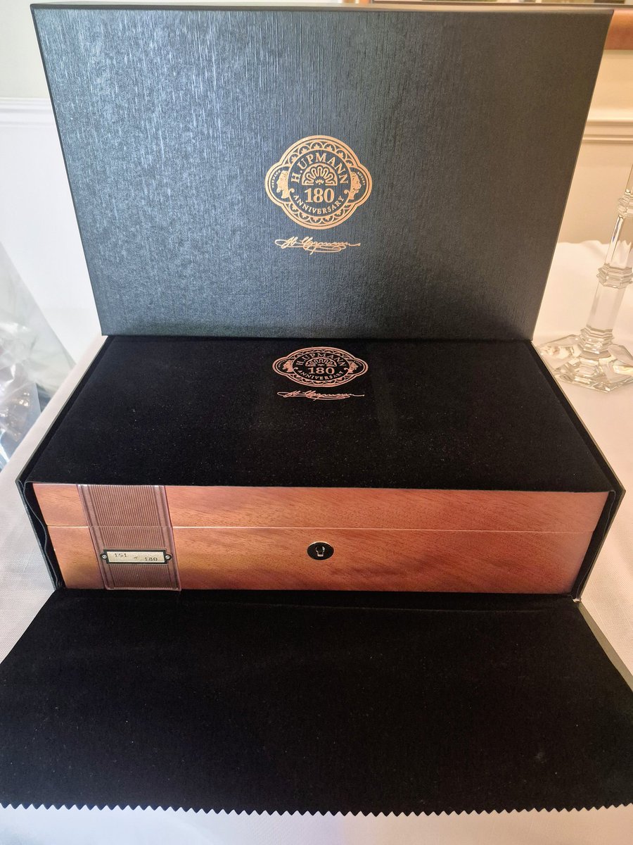 CIGARS&RANDOM STUFF... tweet media