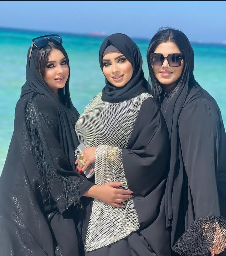 ام مخلص tweet media