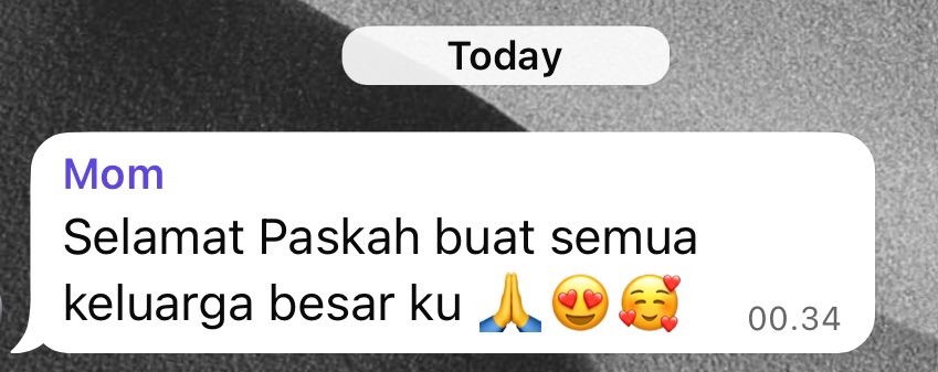 nyokap gua demen banget pake emot