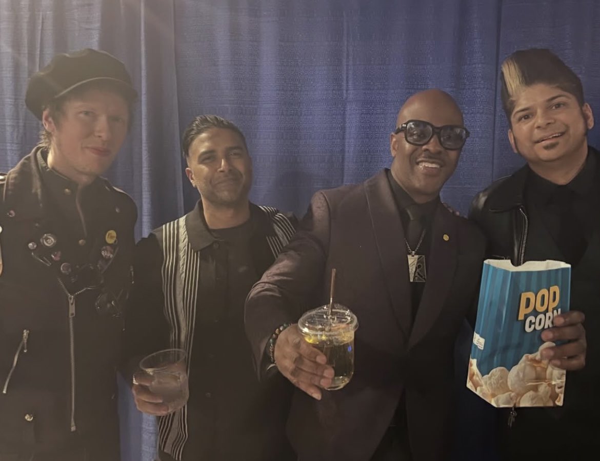 Sum 41 Brasil 🇧🇷 tweet media