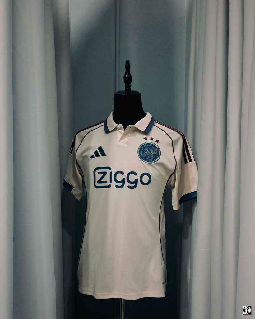 Wears HQ tweet media