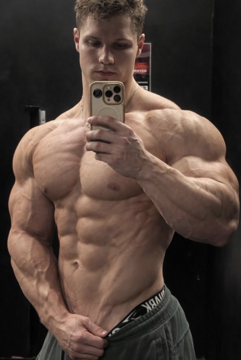 SILVERBACK tweet media