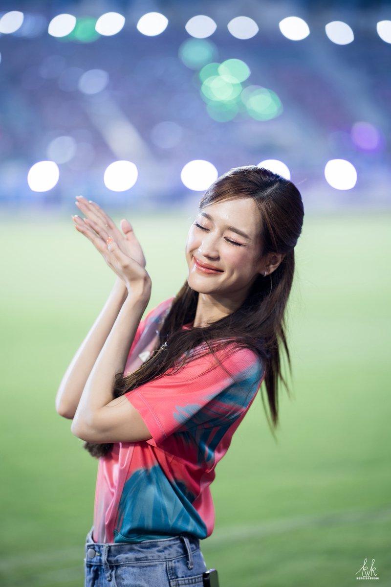 กอกอisกอกอ tweet media