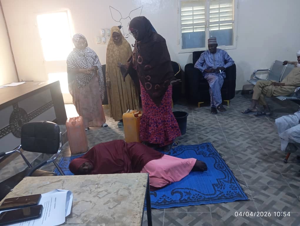ong_adesa77234's tweet image. ADESA forme les communautés de N'guigmi aux premiers secours via PRECAN (FHRAOC). Gestes essentiels enseignés à la mairie : urgences, hémorragies, RCP. Résilience au Sahel !
#PRECAN #ADESA #PremiersSecours #ResilienceSahel #FHRAOC