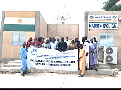 ong_adesa77234's tweet image. ADESA forme les communautés de N'guigmi aux premiers secours via PRECAN (FHRAOC). Gestes essentiels enseignés à la mairie : urgences, hémorragies, RCP. Résilience au Sahel !
#PRECAN #ADESA #PremiersSecours #ResilienceSahel #FHRAOC