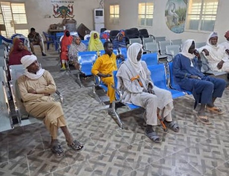 ong_adesa77234's tweet image. ADESA forme les communautés de N'guigmi aux premiers secours via PRECAN (FHRAOC). Gestes essentiels enseignés à la mairie : urgences, hémorragies, RCP. Résilience au Sahel !
#PRECAN #ADESA #PremiersSecours #ResilienceSahel #FHRAOC