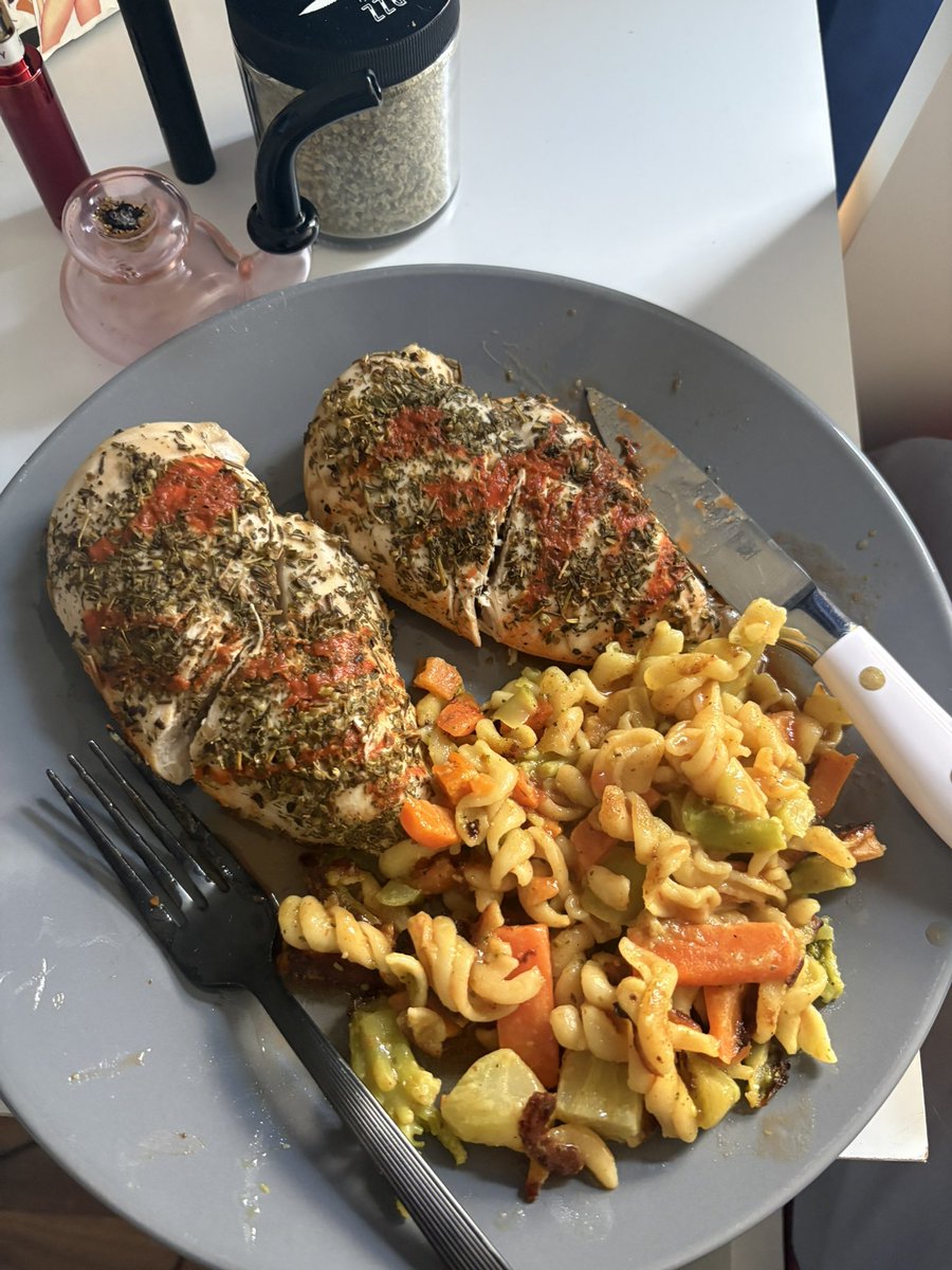 I_Order_Fries tweet media