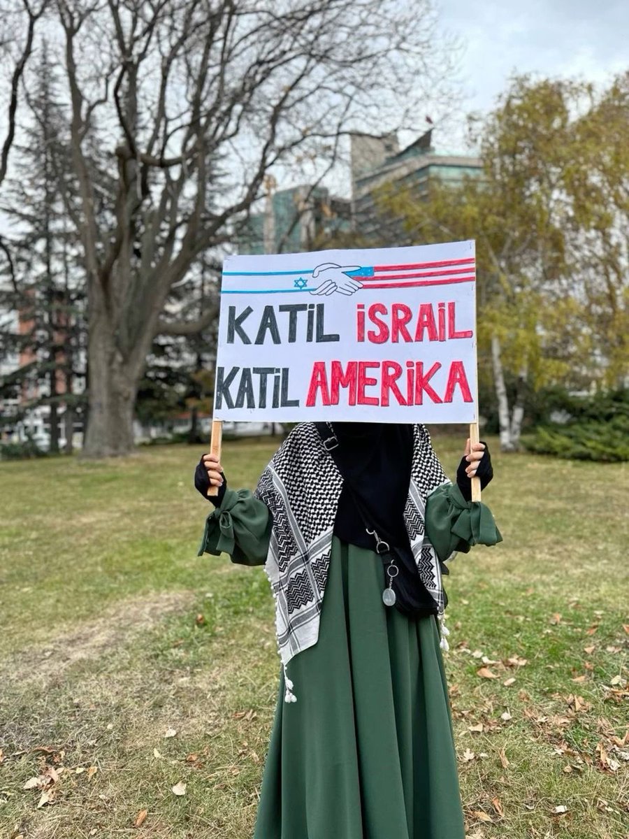 Berfintsdmrci's tweet photo. Onlar katilden daha fazlası onlar insan değiller (🐗). Hayvan ve insanı birbirinden ayıran en belirgin özelliklerinden biri de vicdan ve merhamettir onlarda da vicdan ve merhamet zerre miskal yoktur.
#itisrail 
🛑#idamlarıdurdurun https://t.co/OQfJAH8Gny