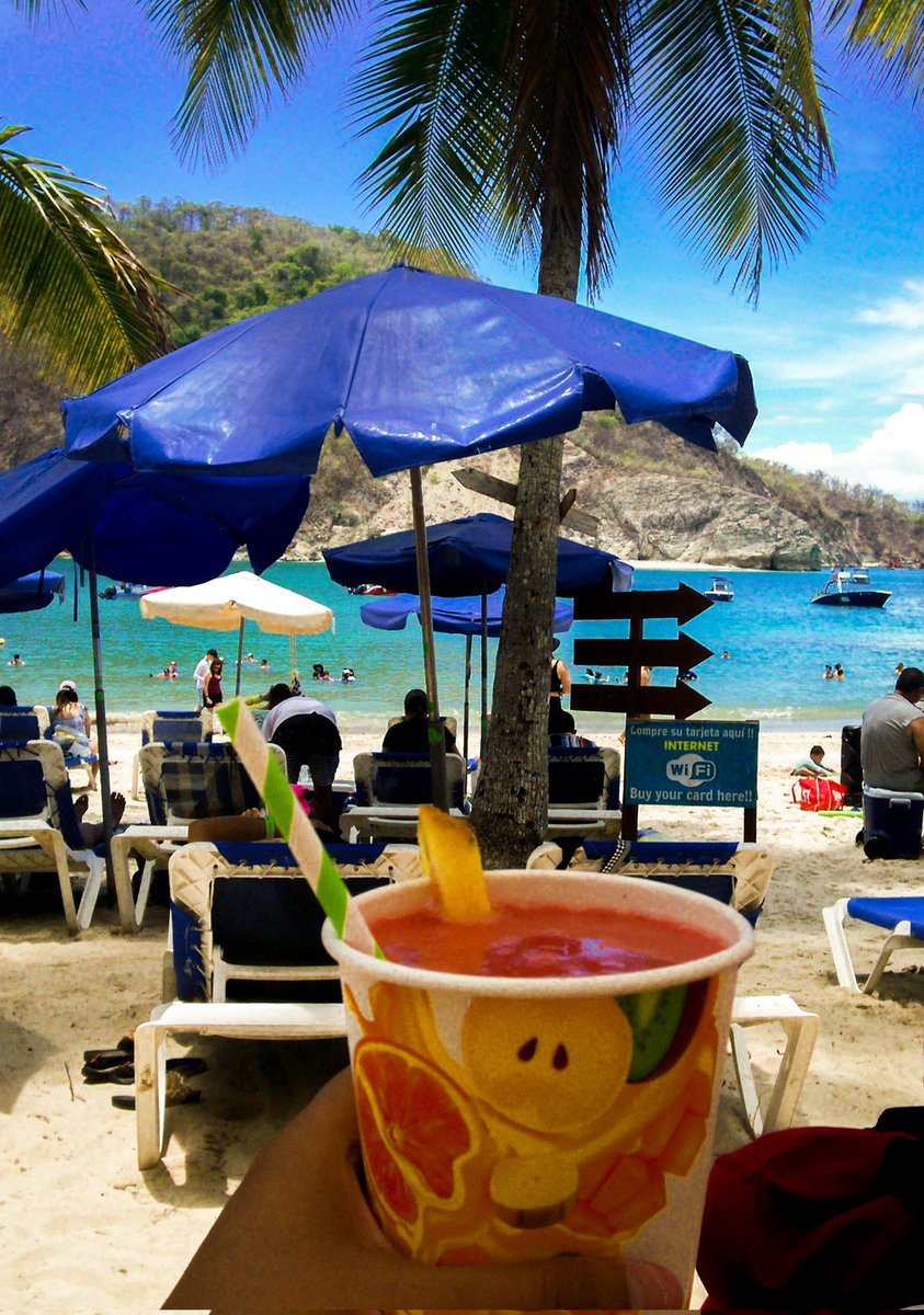 laauramora's tweet photo. Cumplí 30 años y lo festejé tomando piña colada y daikiri en una isla paradisíaca. Vi monos, delfines, hice snorkel por primera vez y fui feliz. Isla Tortuga, Costa Rica. 🇨🇷🤍 https://t.co/QX2RLocklz