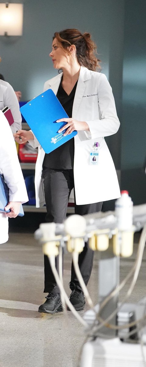 delucabishopss2's tweet image. Hear me out. Call me dulu. I’m painting my face right now with clown makeup BUTTTT 👀👀🤡🤡

#Station19 #GreysAnatomy