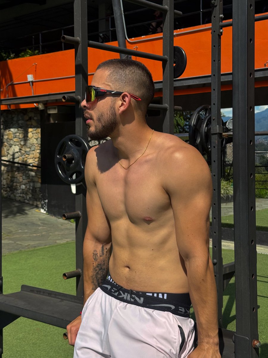 No todo es política, más cuando en campaña coma y coma 🐷