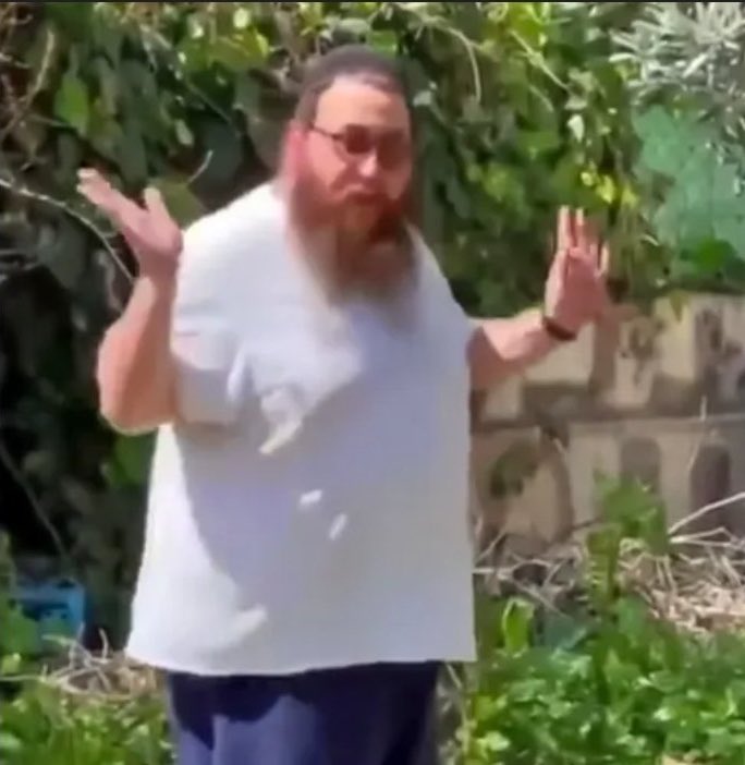 Madonna Kalousian 🦉🍉🥄🪁 tweet media