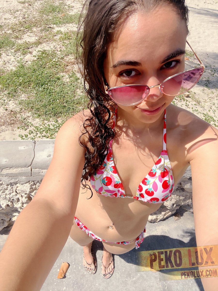 Peko Lux tweet media