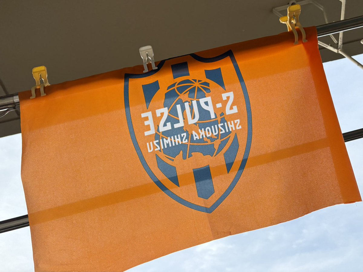 つるすけ tweet media