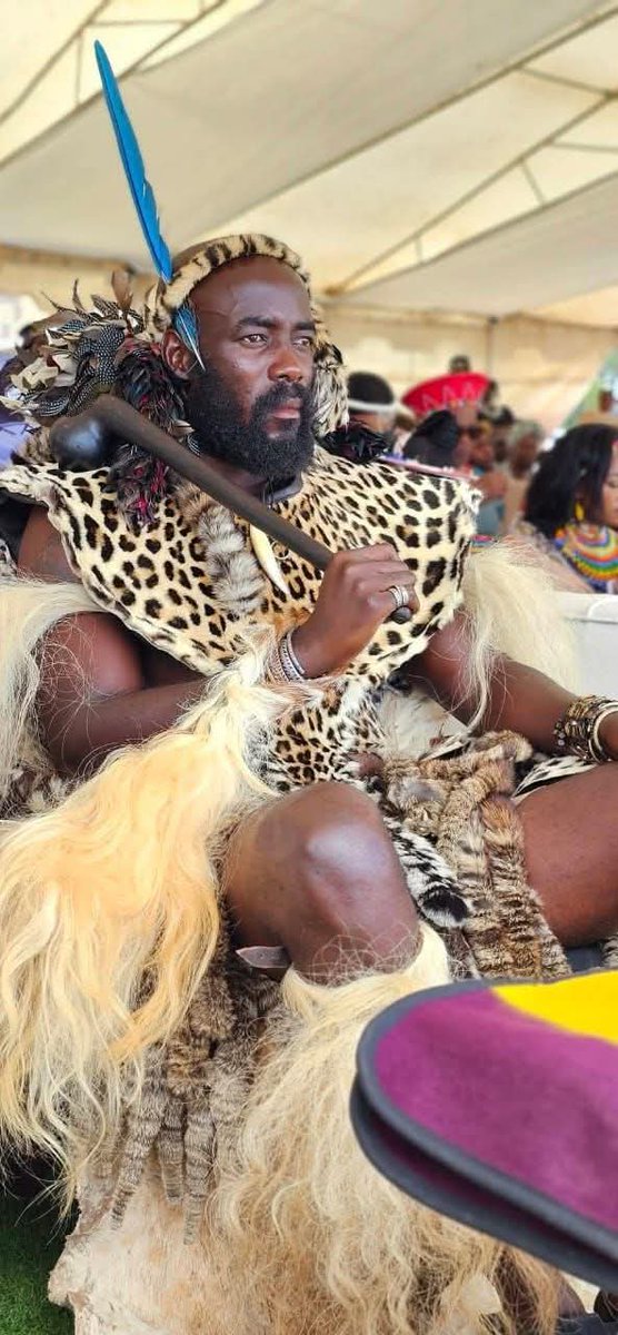 jqmayisa's tweet photo. Once in a generation a leader rises. Thank you Chief Dakamela for restoring the dignity of King Mzilikazi people from the most despised forgotten district of Nkayi. Ko mnyama ubambile is now ezweni lokukhanya. Vukani Mahlabezulu #chiefdakamelaawards https://t.co/CKTQvEeZMd