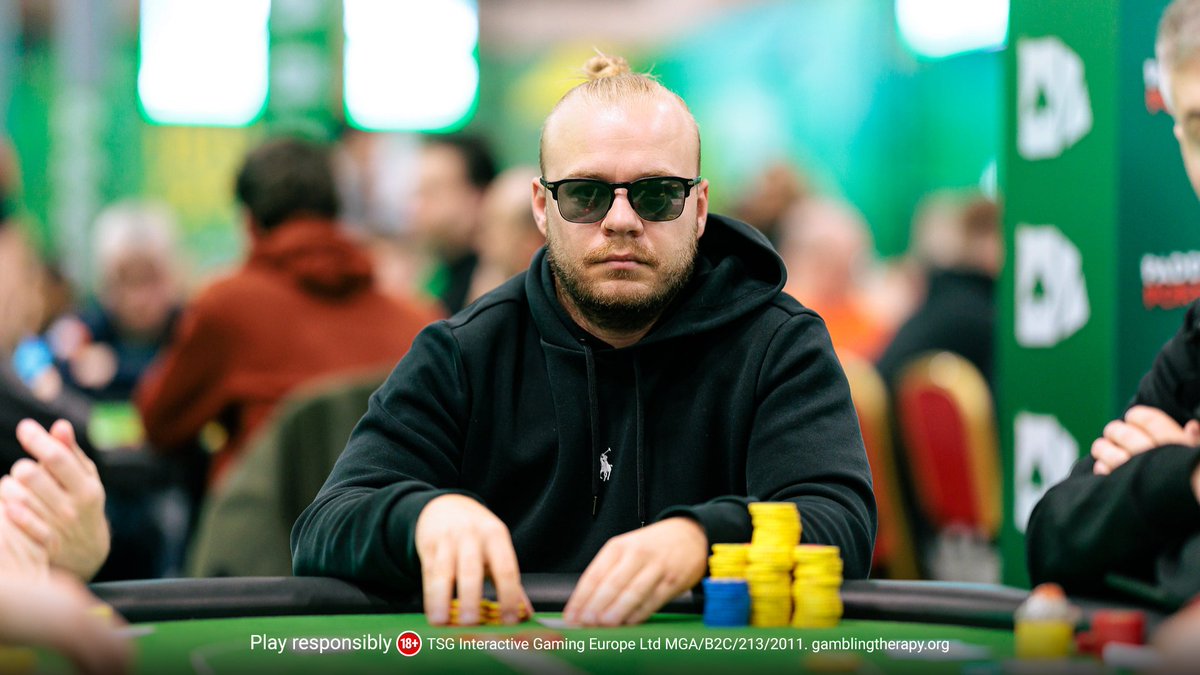 PokerStars LIVE tweet media