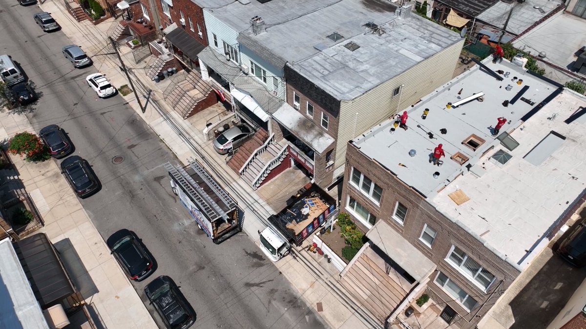 BBushwick98239's tweet image. It’s not just roofing it’s precision, finish, and durability. ✨
Built to last. Designed to impress.
.
#BrooklynNY #QualityRoofing #Bushwick #ExpertWork
