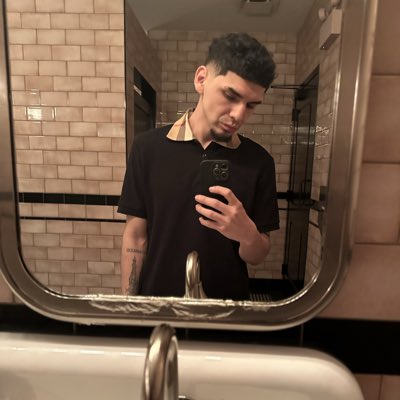 anotherlostkid6's tweet photo. #NewProfilePic https://t.co/Tfman2a7MG
