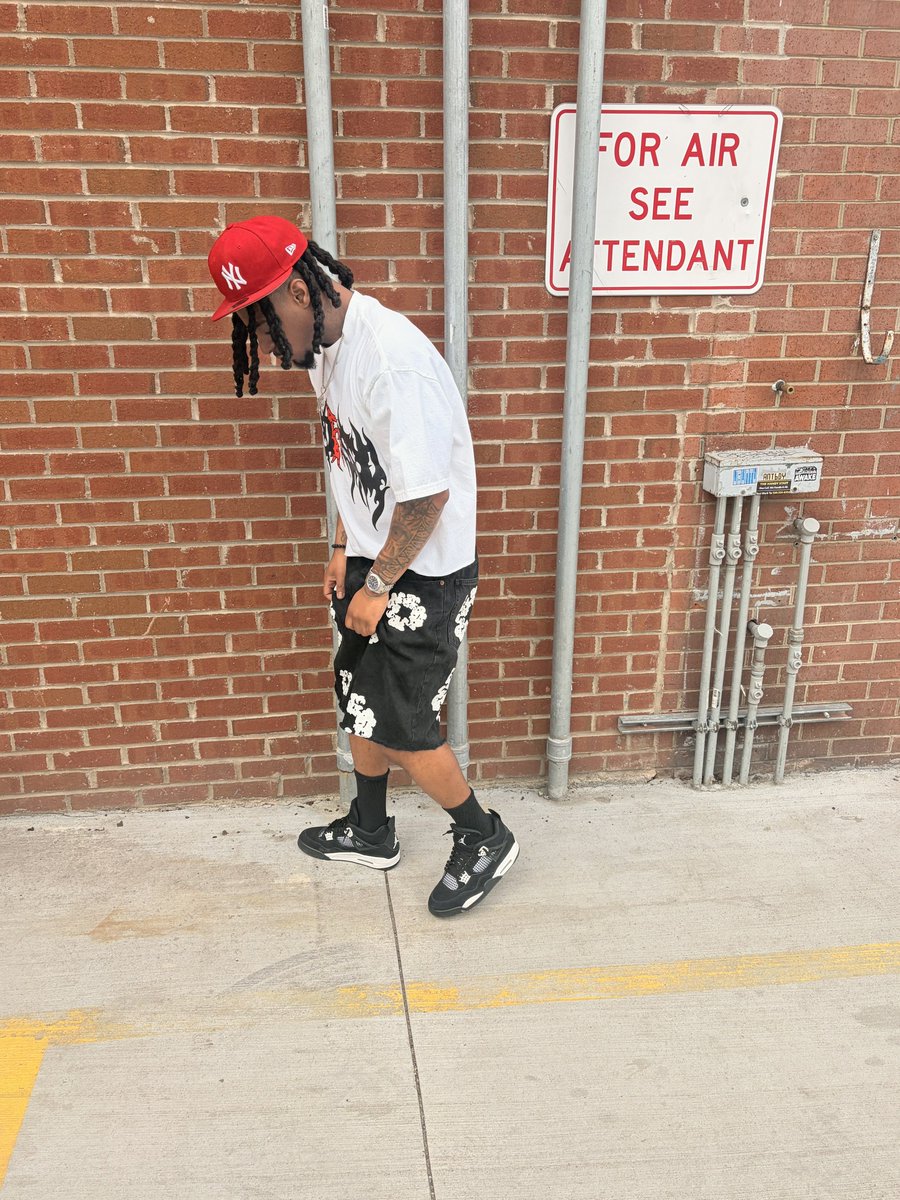 TreyCa$hWitDaBag tweet media