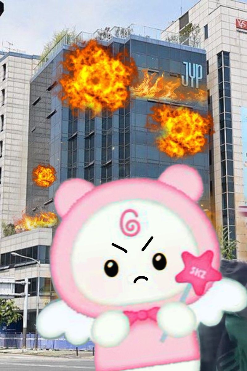 ᥊ﺃꪖ ᥫ᭡ EL HYUNBINI SE BESÓ tweet media