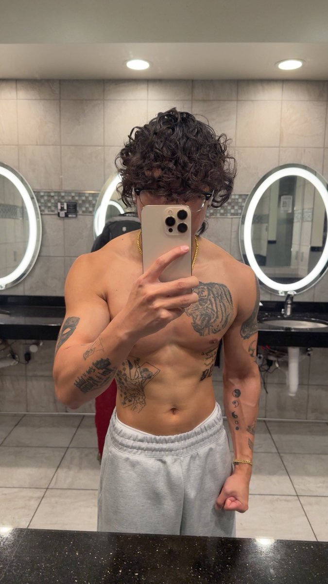 billyhoe tweet media