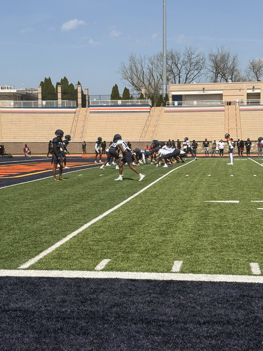 JordanEason2027's tweet photo. Had a great time at Morgan State University junior day. Thank you coaches for the opportunity and hospitality!
#AGTG #football #CO27 
@MSUBearsFB @TateLeavitt @OchoDougie @SunilSportsNews @bench424nmore https://t.co/jqacOf4MmQ
