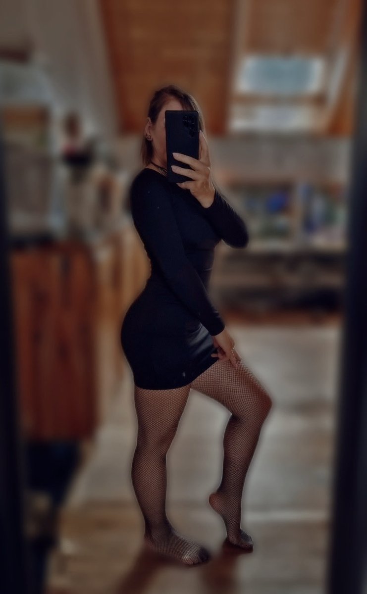 RealGoddessJojo's tweet image. **DOPPELRTGAME** mit @_MrsBelly_ 
3/1/1 - 15 min
3 Kommis 

Der Mini von @clubslave wird mal wieder doppelt ohne Gnade gefickt! 🤏🏻😈

Pro SPH/LOSER SIGN/oder Fußbilder zahlt er 3€ extra!! 

#findom #goddess #moneydom #rtgame #loser