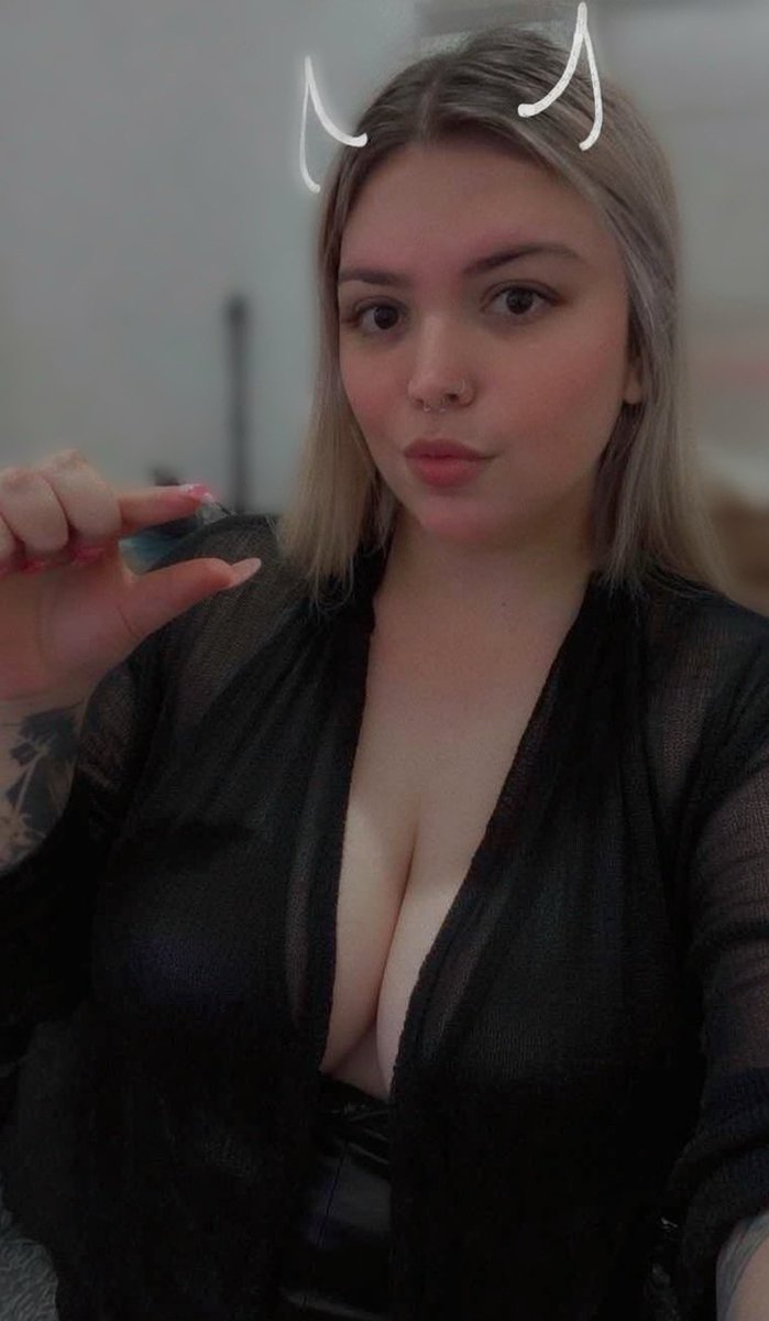 RealGoddessJojo's tweet image. **DOPPELRTGAME** mit @_MrsBelly_ 
3/1/1 - 15 min
3 Kommis 

Der Mini von @clubslave wird mal wieder doppelt ohne Gnade gefickt! 🤏🏻😈

Pro SPH/LOSER SIGN/oder Fußbilder zahlt er 3€ extra!! 

#findom #goddess #moneydom #rtgame #loser