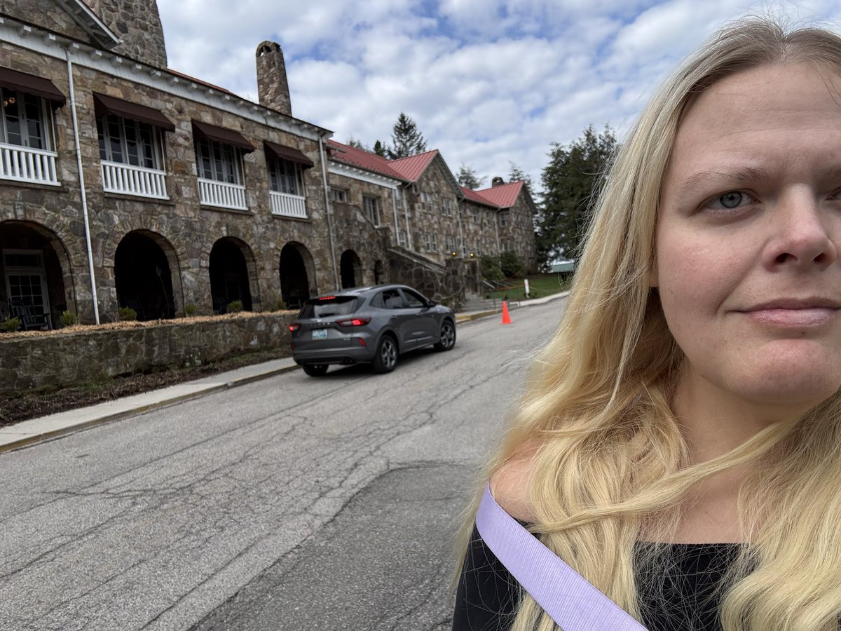 Dirty Dancing was a comfort movie for me when I was a lil 8 year old so this was a treat