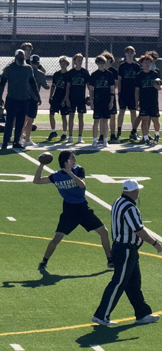 LoganGresser29's tweet photo. Great day for 7v7!! Big shout out to the offense today, specially QB1 C. Hendricks!! He was money all day! #qb1 #money #losttrackafter5tds https://t.co/x1MwC4ek3E