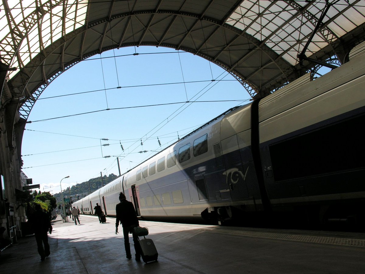 actualites_nrv's tweet image. Le 4 avril 1987 Countea de Nissa :
Le T.G.V. atteint Nice, à un train de sénateur
…
et depuis 39 ans, nous attendons la suite… un vrai #TGV … 39 années !
#TGV et @TGVINOUI
 @SNCF
 
#Marseille #Nice #Nice06