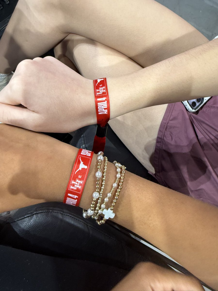 LexiHillvb2030's tweet photo. @UHCougarVB vs. @TexasVolleyball Spring Game!! @avatxvolleyball https://t.co/c1NvUhuwyG