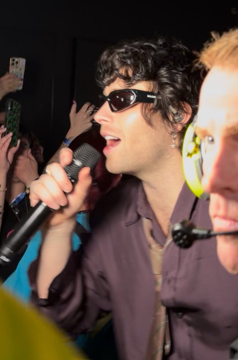 bea ★卌 tweet media